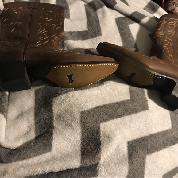 NWOT never worn brown Laredo cowgirl boots! - Picture 9 of 12